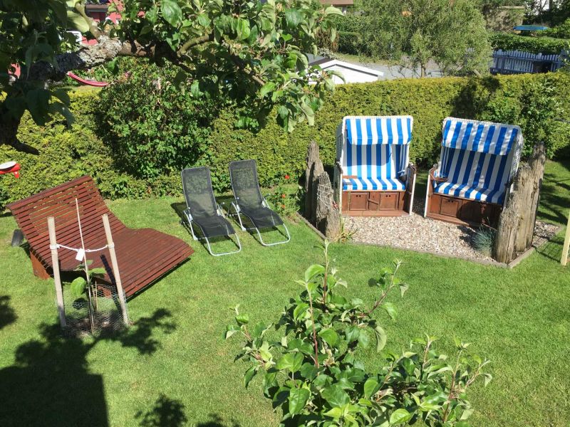 Unser Garten mit Ferienwohnungen in Wieck auf dem Darß