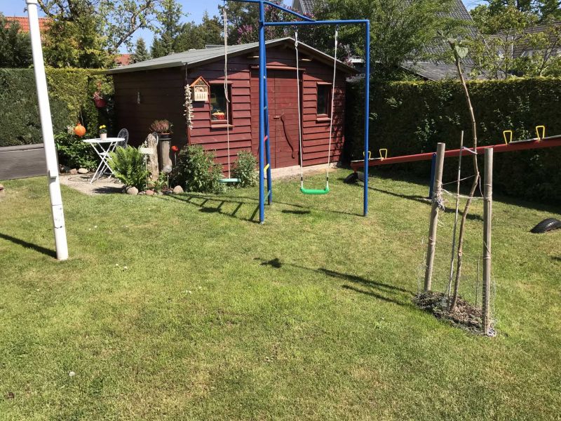 Unser Garten mit Ferienwohnungen in Wieck auf dem Darß